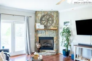 $789,900 | 906 Long Hill Road, Pilot Mountain, NC 27041