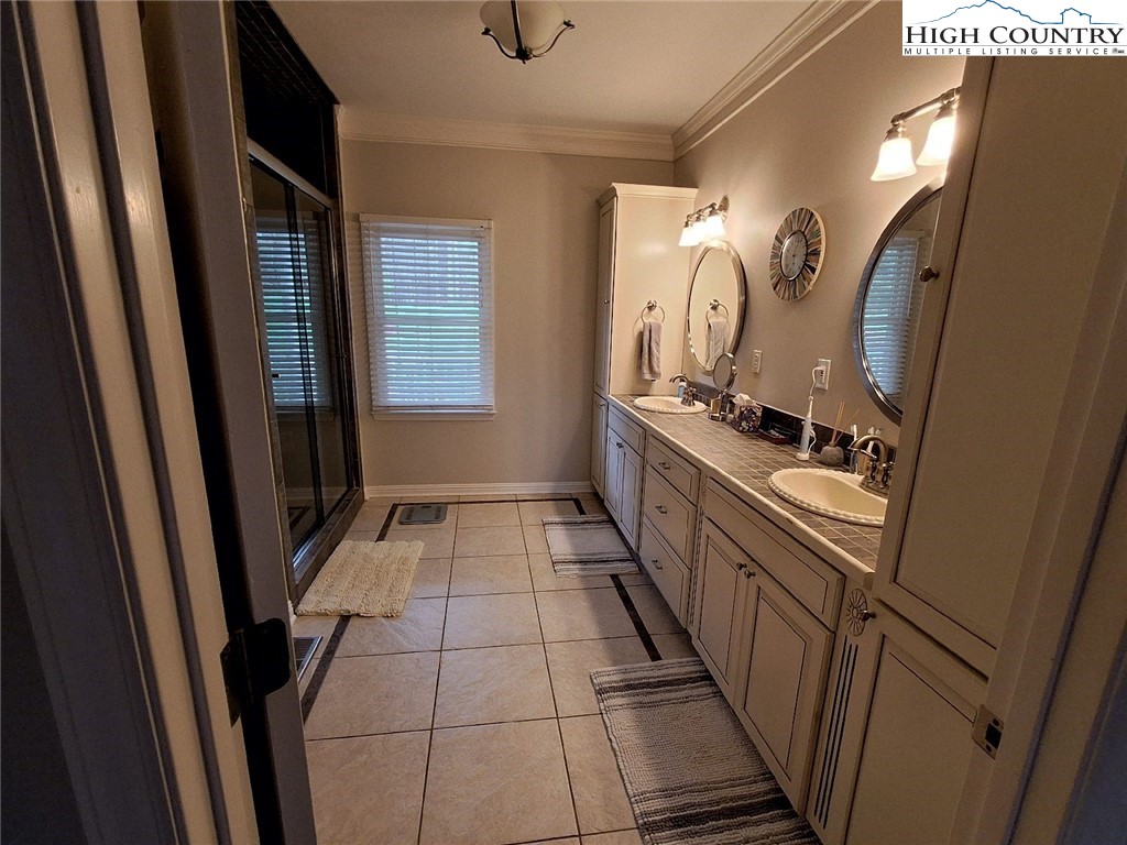 906 Long Hill Road Pilot Mountain, NC 27041 - Photo 21 of 40