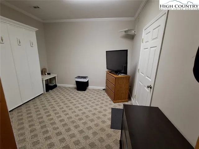 $789,900 | 906 Long Hill Road, Pilot Mountain, NC 27041