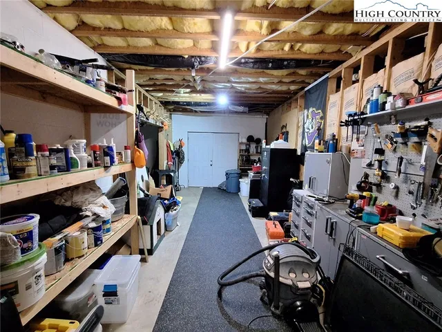 $789,900 | 906 Long Hill Road, Pilot Mountain, NC 27041