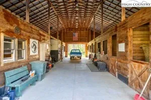 $789,900 | 906 Long Hill Road, Pilot Mountain, NC 27041