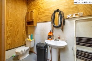 906 Long Hill Road Pilot Mountain, NC 27041 - Photo 37 of 40