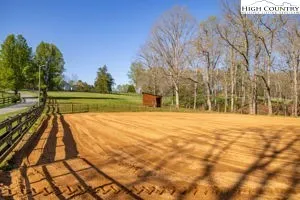 $789,900 | 906 Long Hill Road, Pilot Mountain, NC 27041