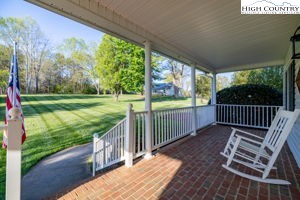 906 Long Hill Road Pilot Mountain, NC 27041 - Photo 4 of 40