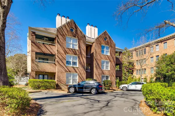 $2,600 | 2220 Roswell Avenue, Charlotte, NC 28207