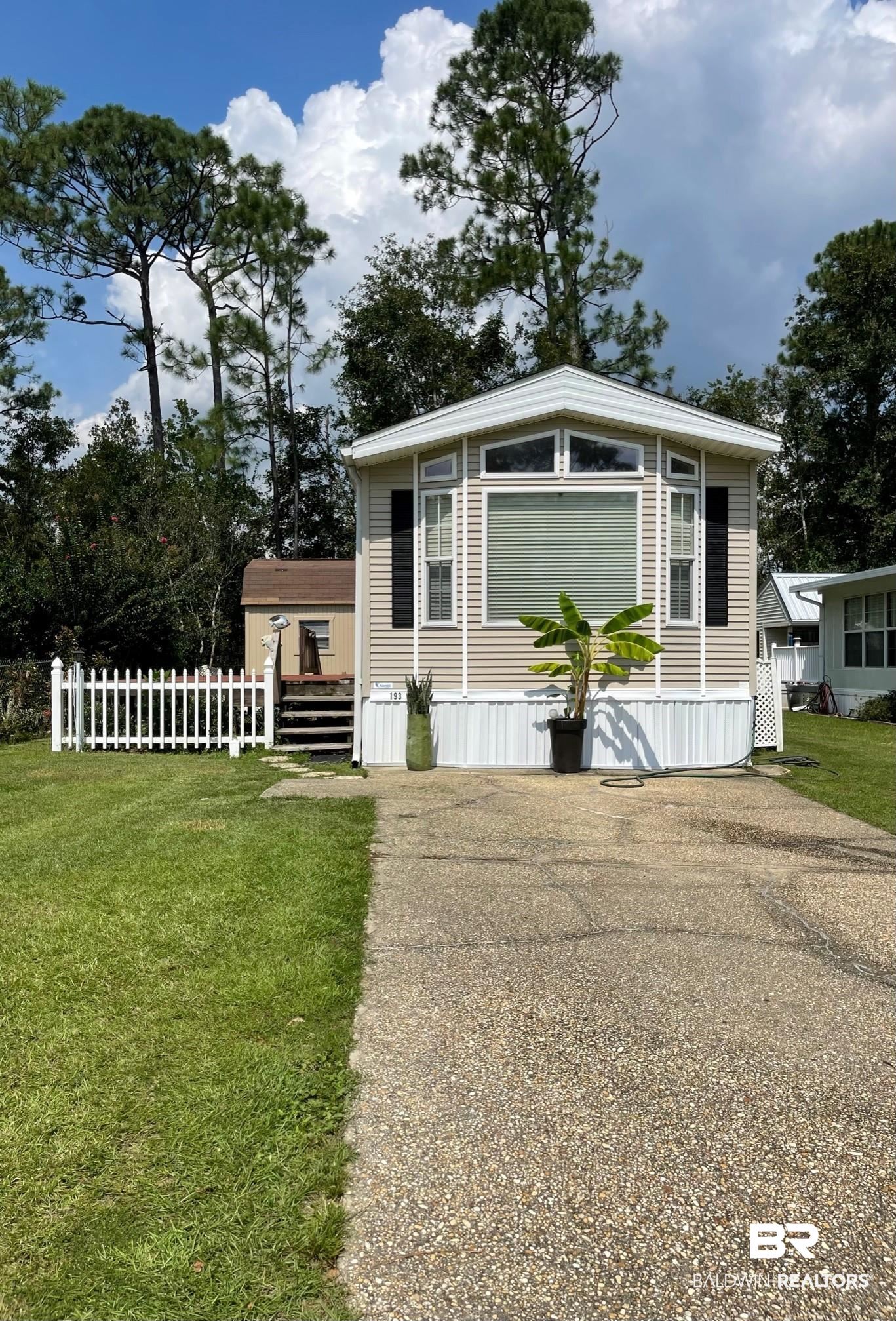 193 Defuniak Loop Lillian, AL 36549 - Photo 4 of 25