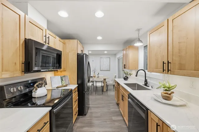 $1,425,000 | 4364 151st Avenue Southeast, Bellevue, WA 98006