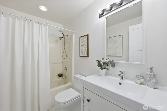 $1,425,000 | 4364 151st Avenue Southeast, Bellevue, WA 98006