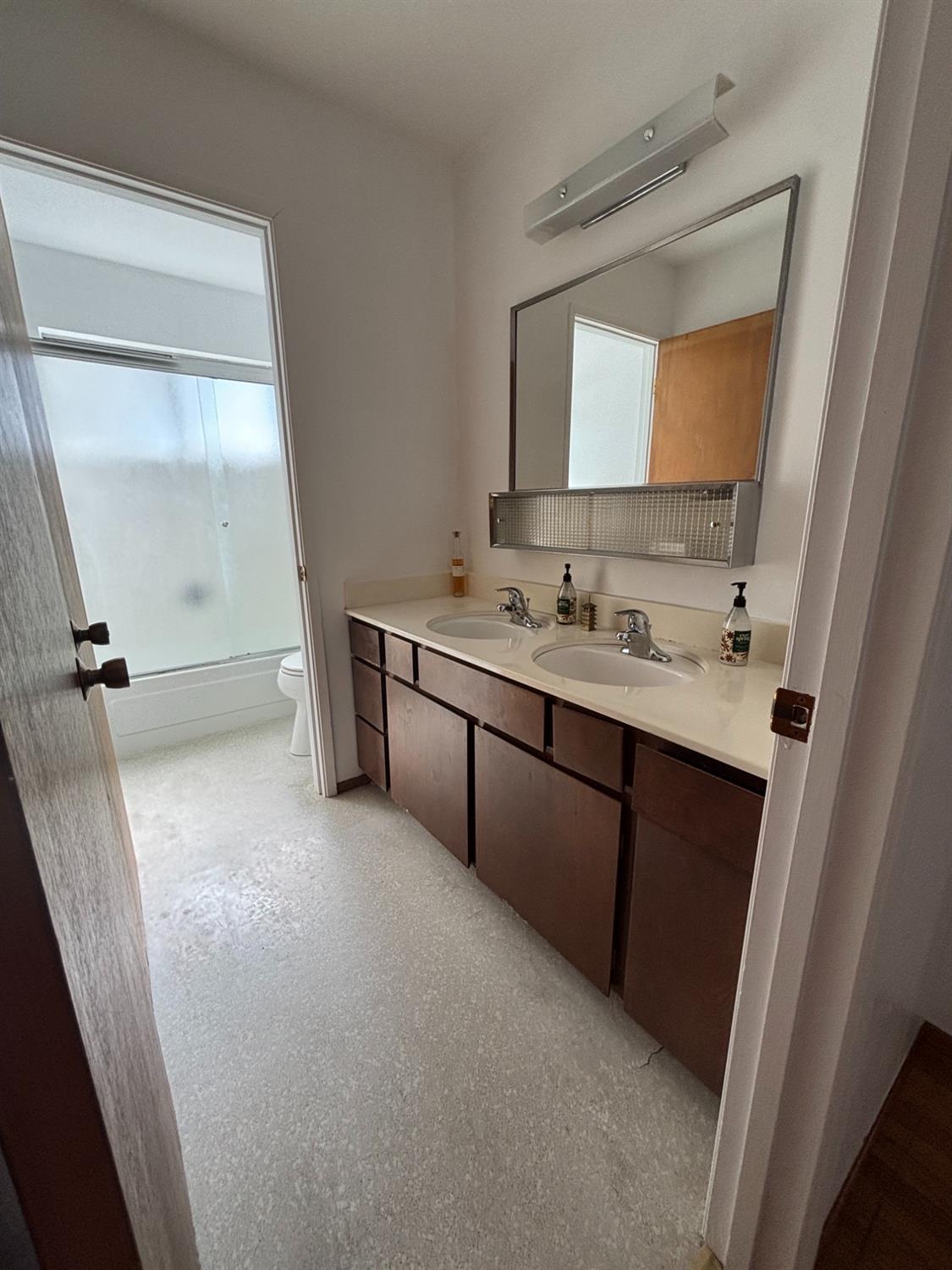 564 Spruce Street Berkeley, CA 94707 - Photo 14 of 27
