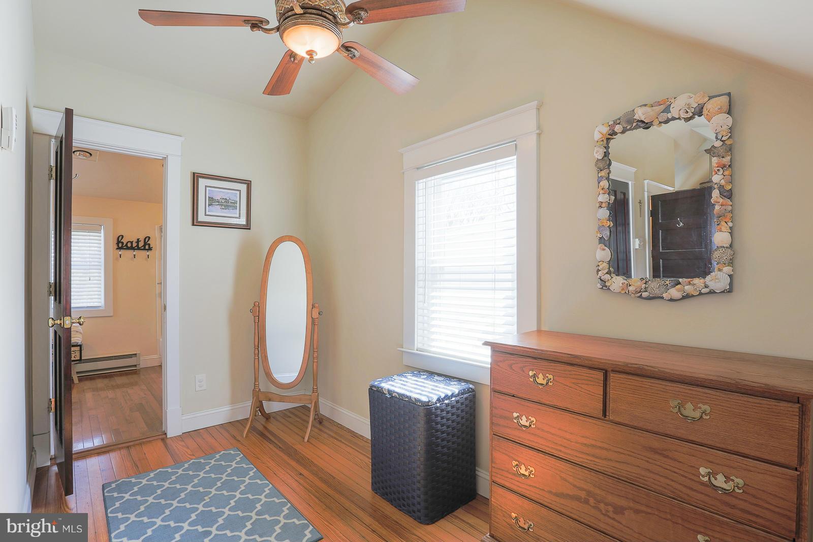 6011 Pinehurst Road Baltimore, MD 21212 - Photo 22 of 30 Bedroom (Master)