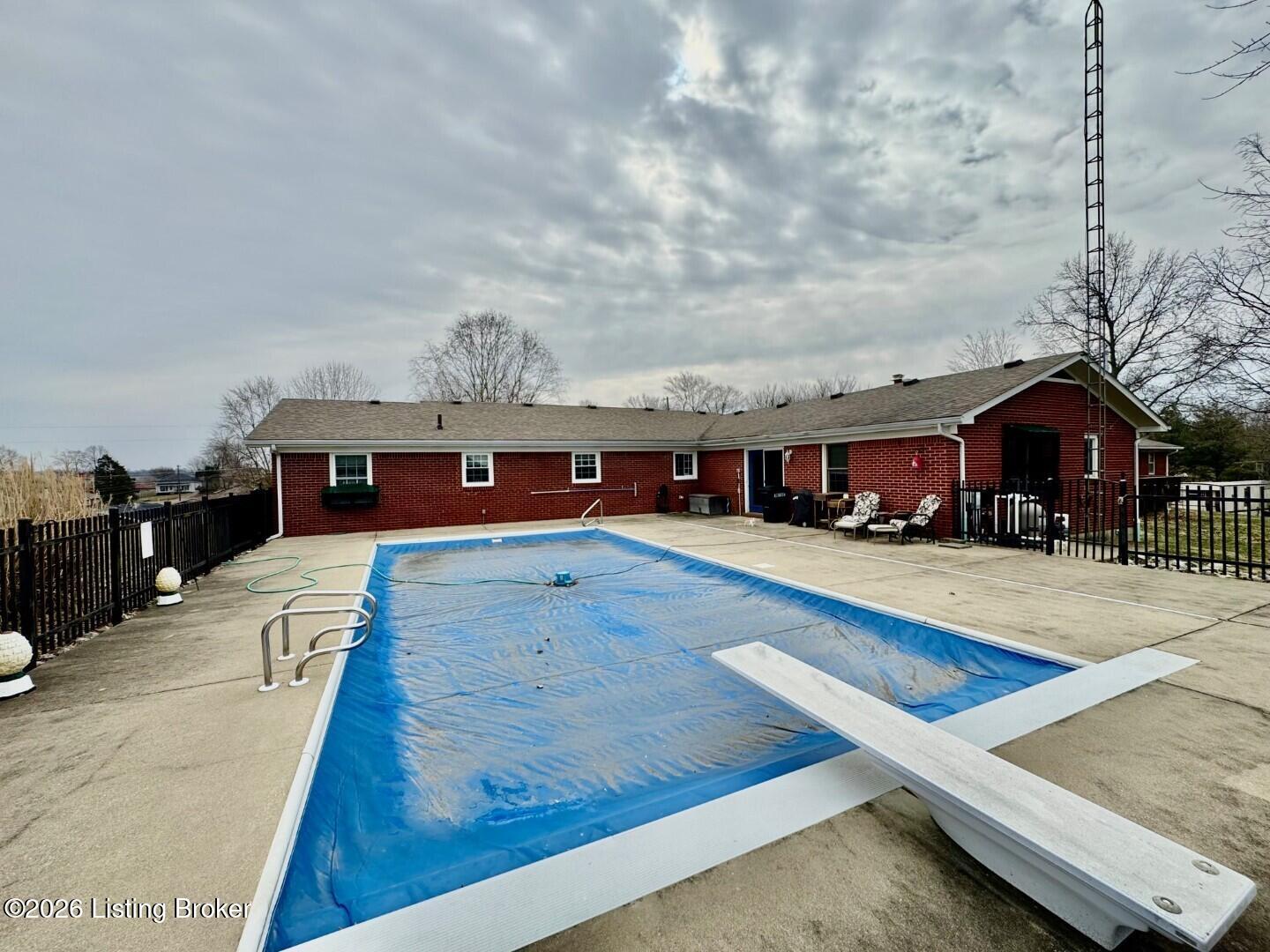 204 Armory Hill Springfield, KY 40069 - Photo 32 of 44 032_Pool