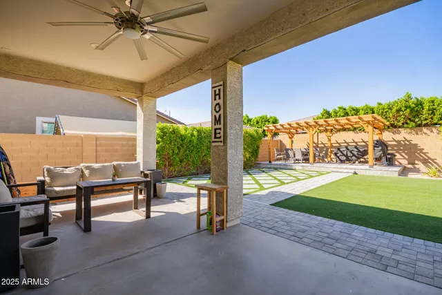 a picture of a bathroom with a picture of a picture