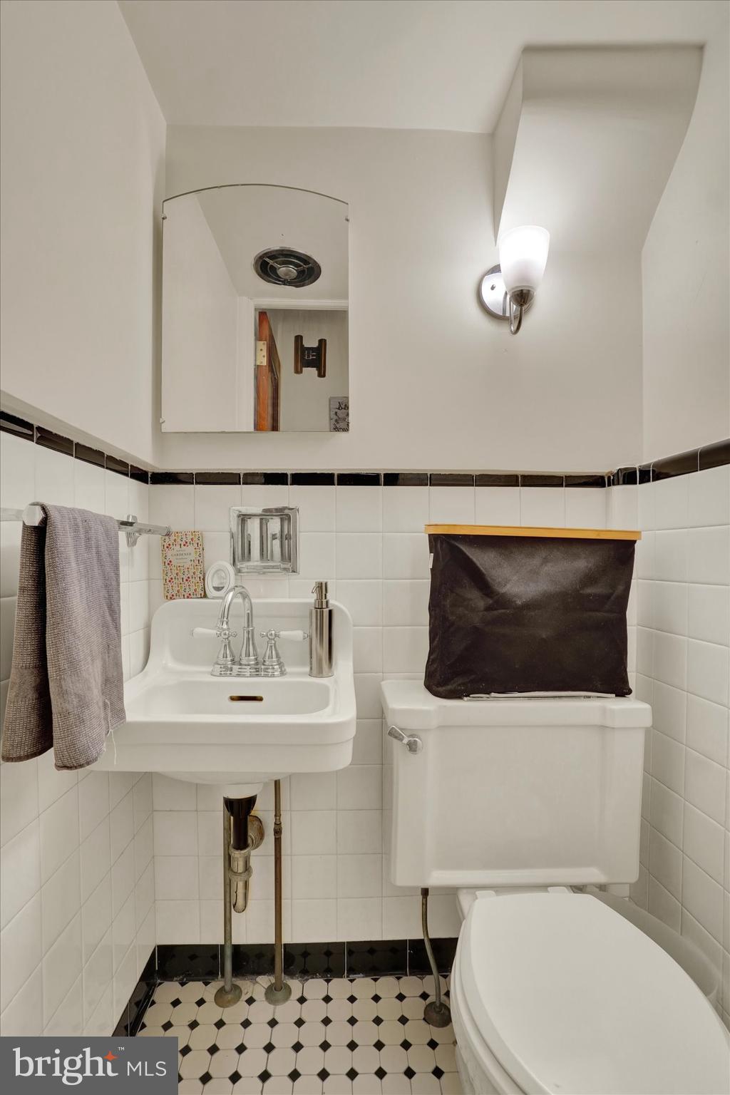 170 Irving Road York, PA 17403 - Photo 6 of 36 Gallery Image 6