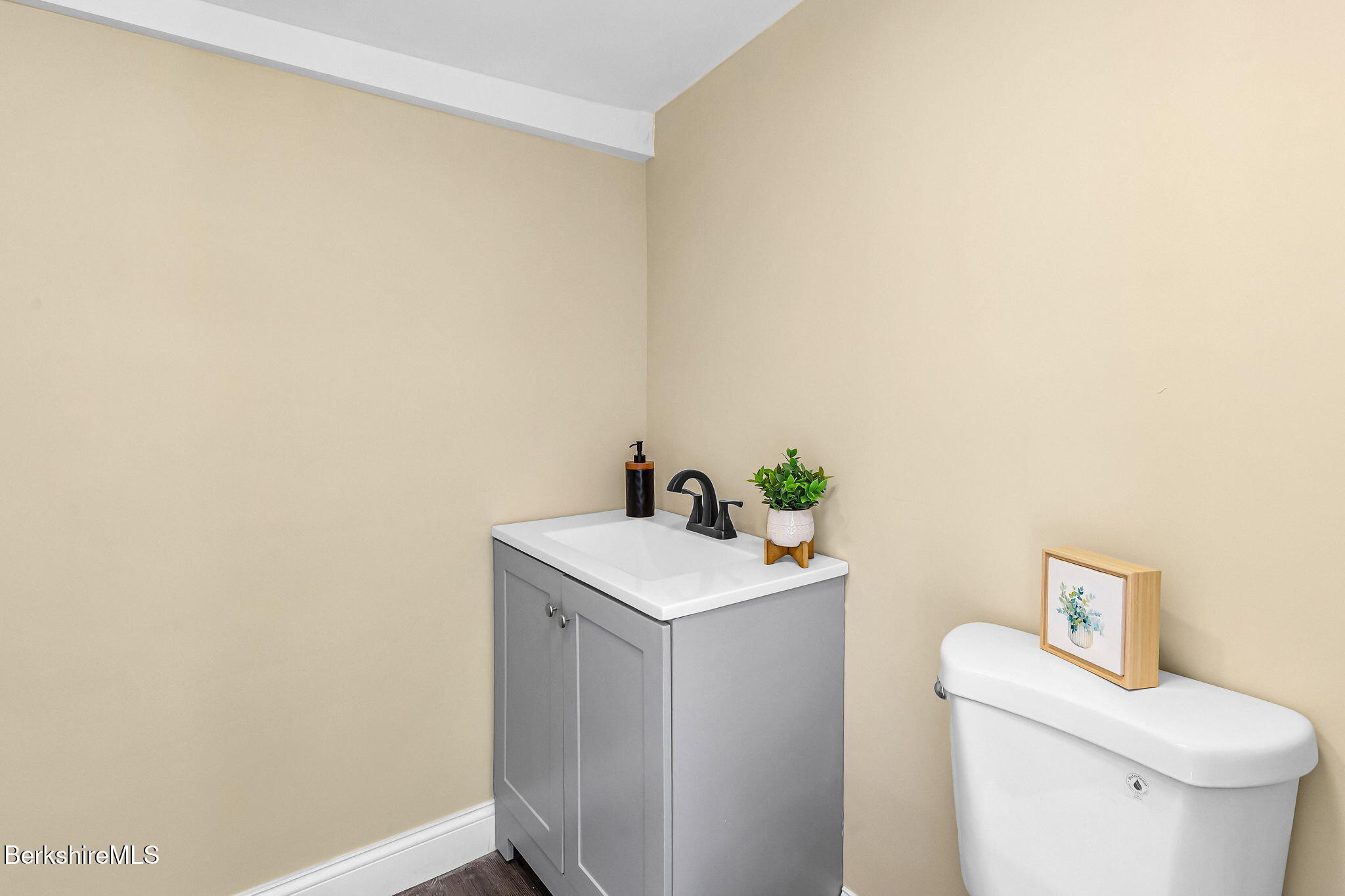 70 Town Hill Road Middlefield, MA 01011 - Photo 13 of 37 18-web-or-mls-70_Town_Hill_6154