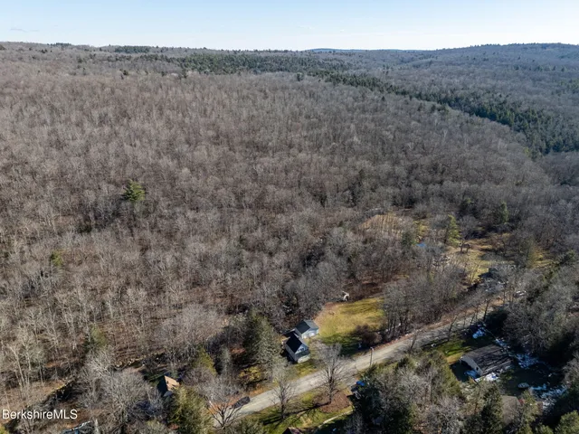 $289,900 | 70 Town Hill Road, Middlefield, MA 01011