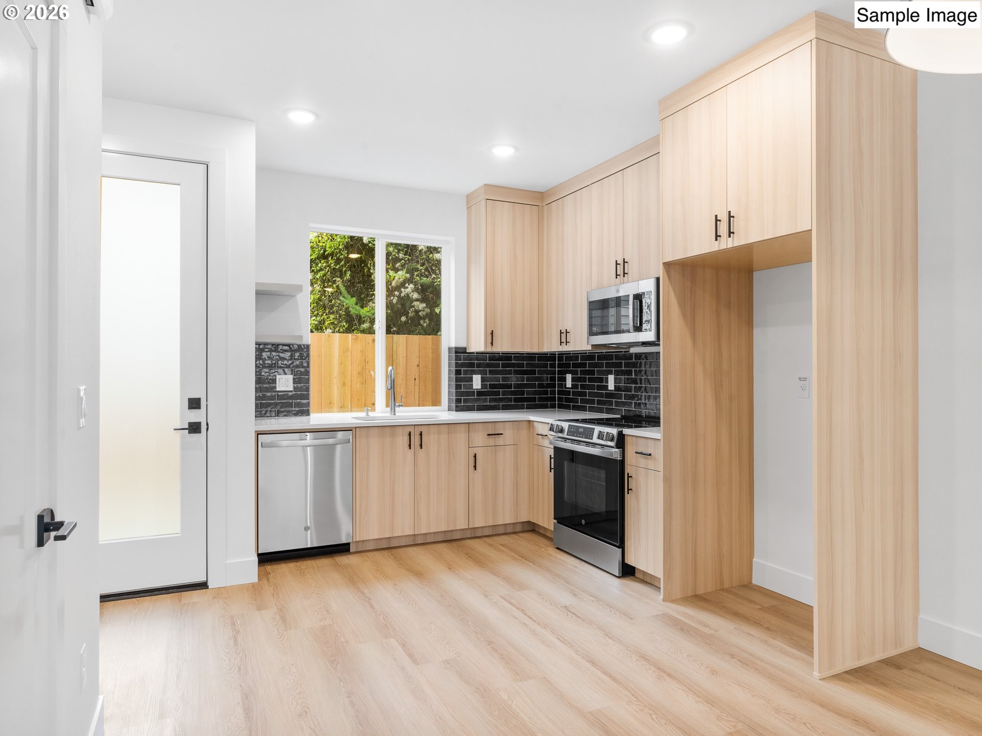 3552 North Haight Avenue, Unit 2 Portland, OR 97227 - Photo 3 of 13