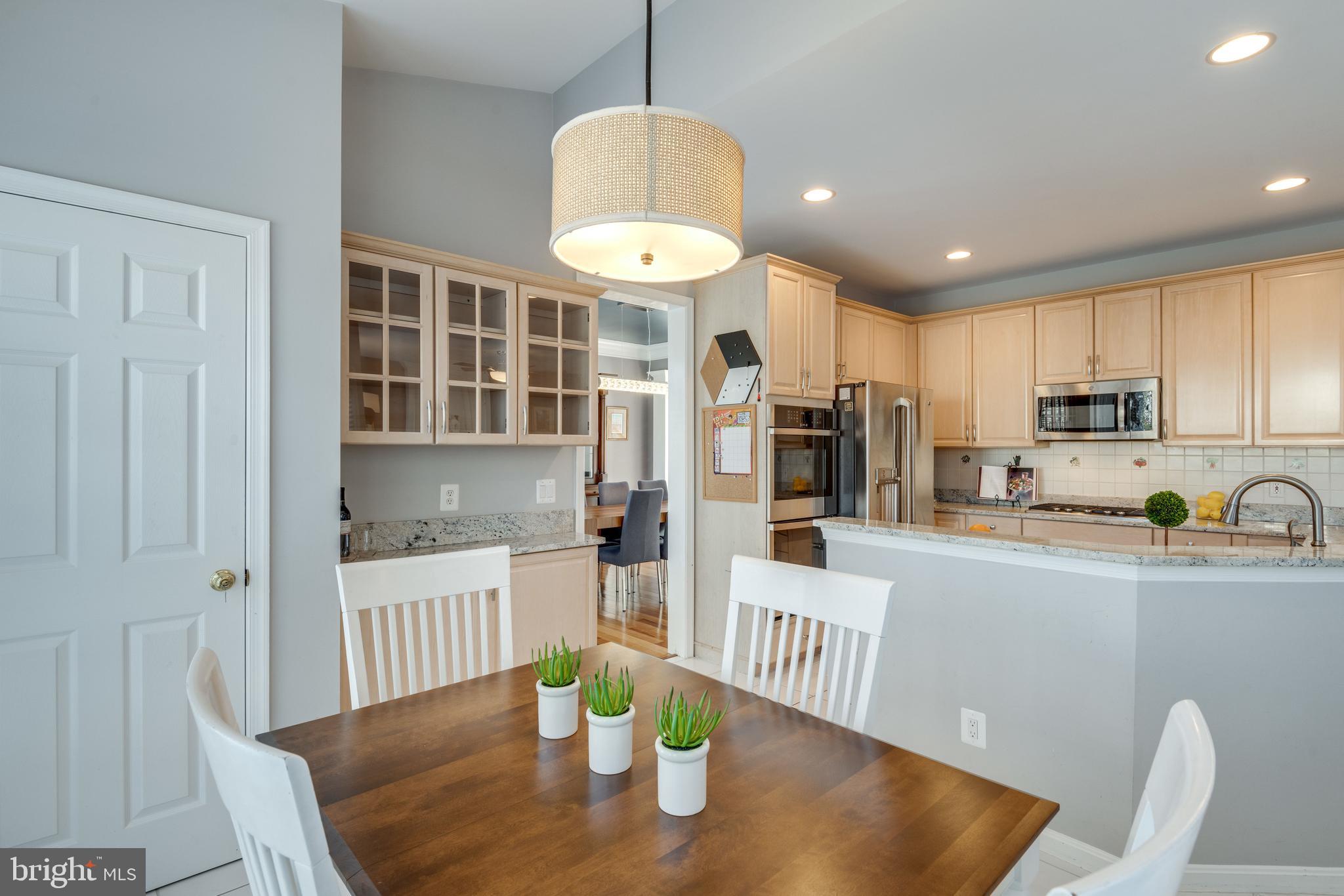 12368 Brown Fox Way Reston, VA 20191 - Photo 12 of 67 Eat-In Kitchen