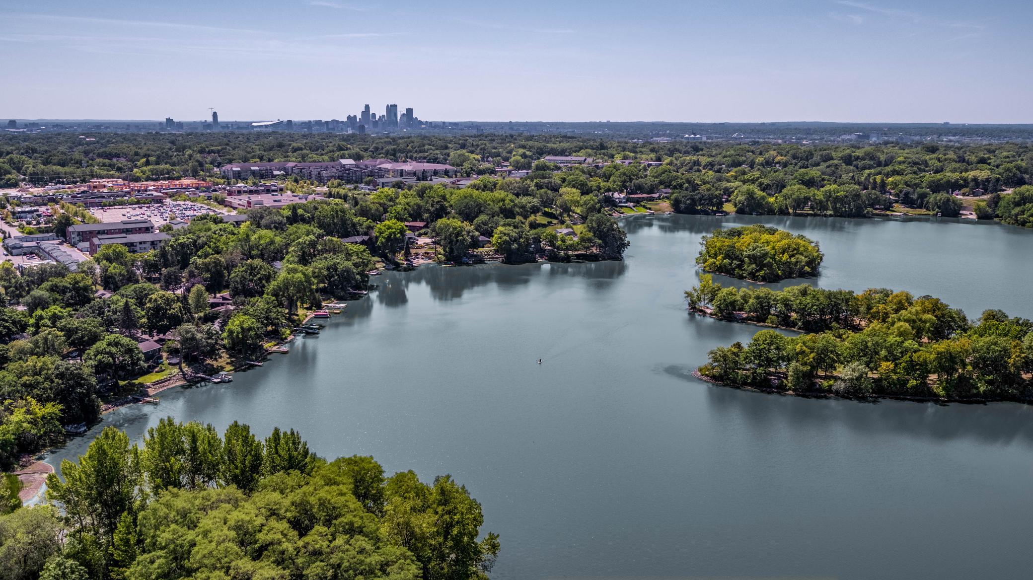 2919 Silver Lake Court St. Anthony, MN 55421 - Photo 3 of 47