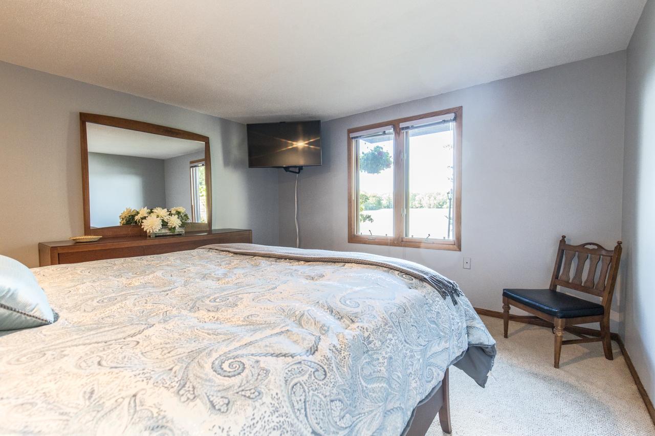 2919 Silver Lake Court St. Anthony, MN 55421 - Photo 33 of 47