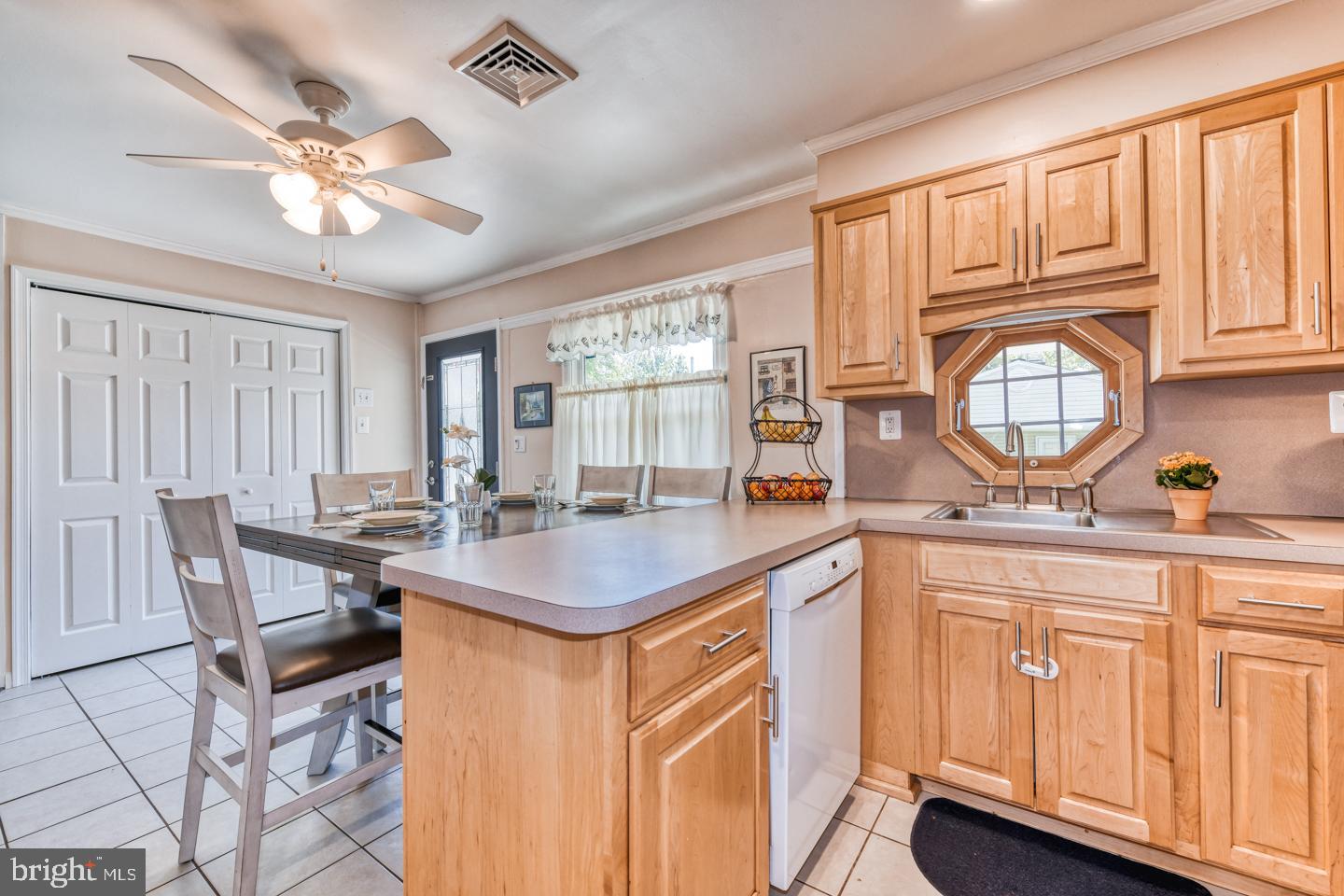 12 Goodturn Road Levittown, PA 19057 - Photo 5 of 20