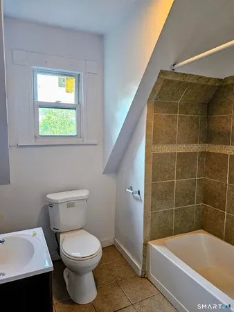 $1,500 | 27 Waterville Street, Unit 3, Waterbury, CT 06710