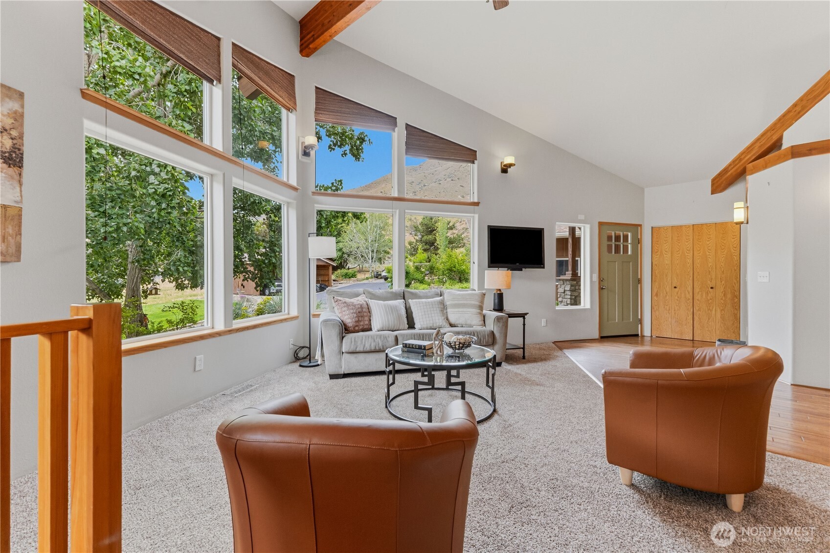 1246 Pitcher Canyon Road Wenatchee, WA 98801 - Photo 4 of 31