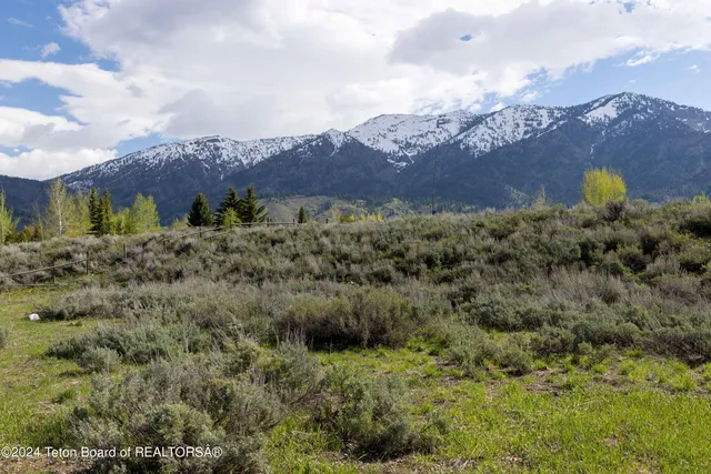 $2,559,900 | E Lake, Alpine, WY 83128