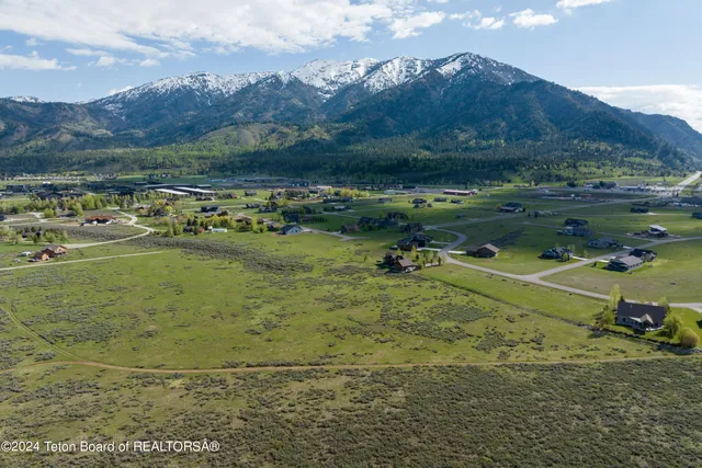 $2,559,900 | E Lake, Alpine, WY 83128
