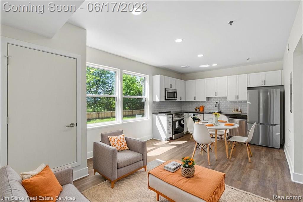 4735 Rohns Street, Unit 4A Detroit, MI 48214 - Photo 4 of 15