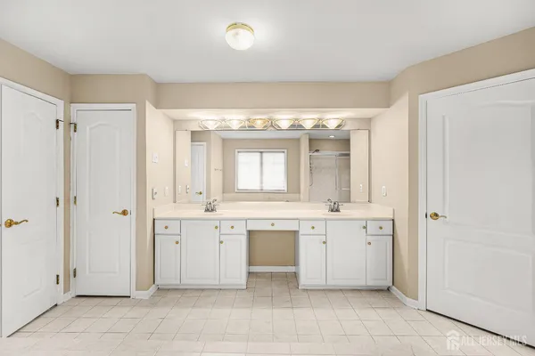 $1,675,000 | 4 Windmill Court, Plainsboro, NJ 08536