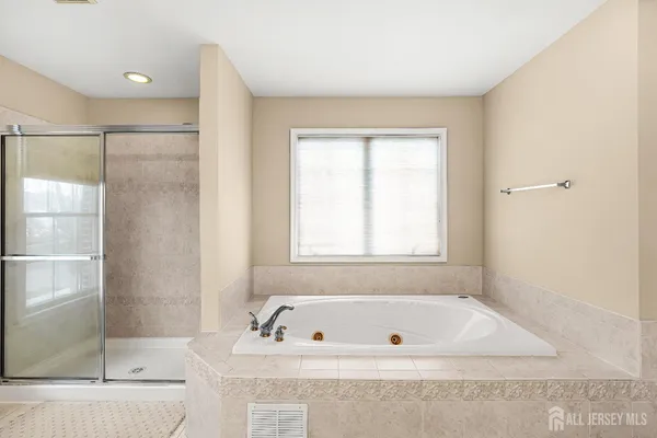$1,675,000 | 4 Windmill Court, Plainsboro, NJ 08536