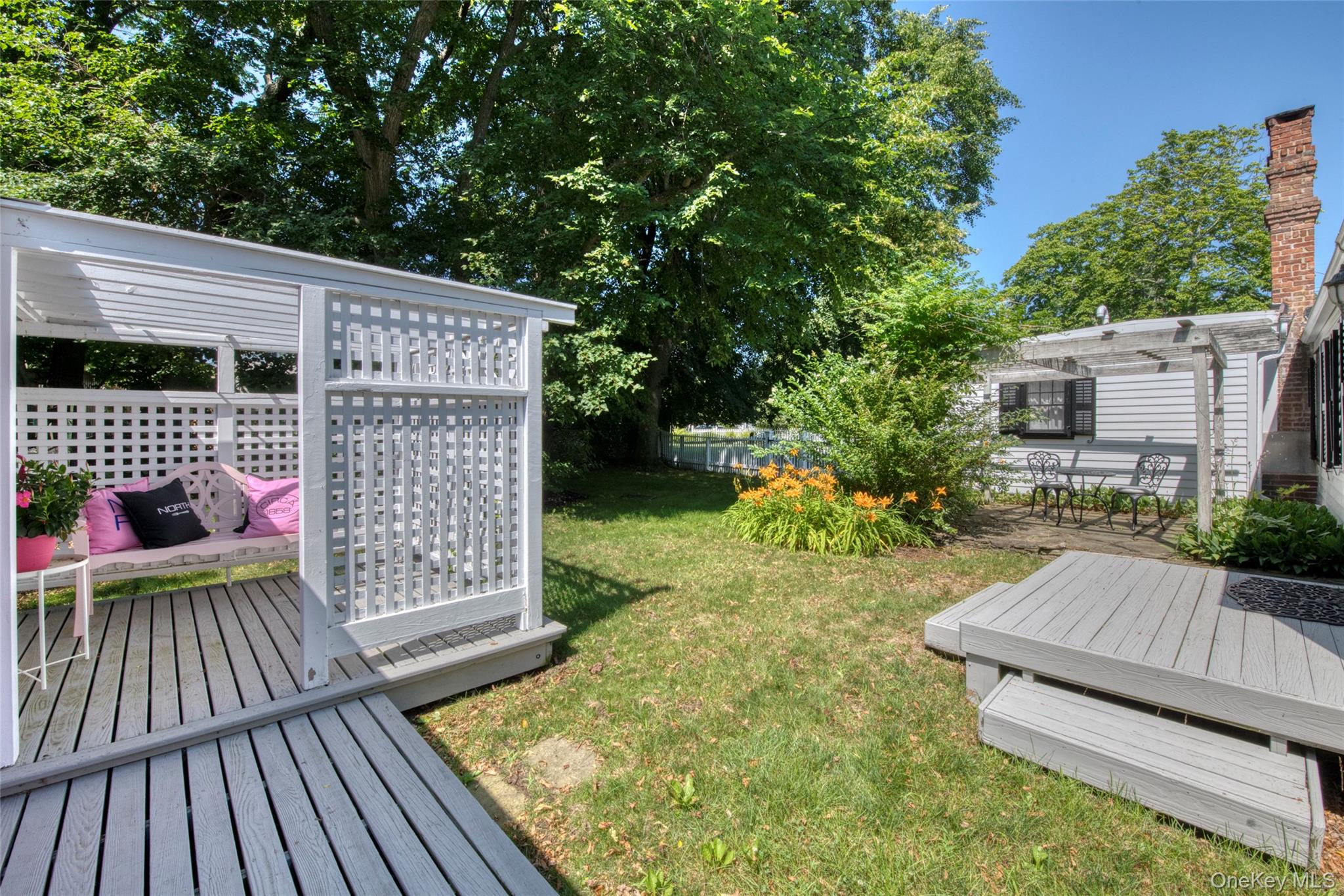 8440 Main Road East Marion, NY 11939 - Photo 11 of 28