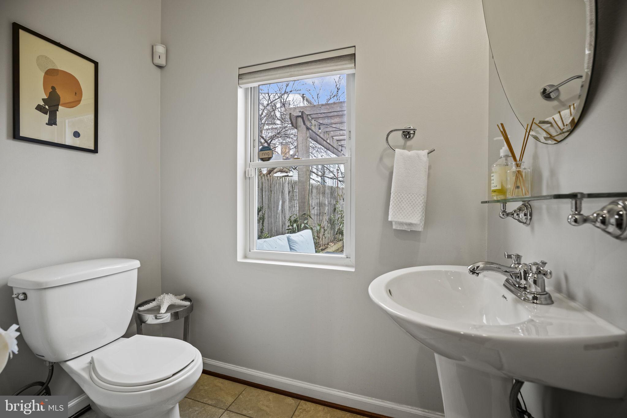 406 K Street Northeast Washington, DC 20002 - Photo 10 of 28 Half Bath