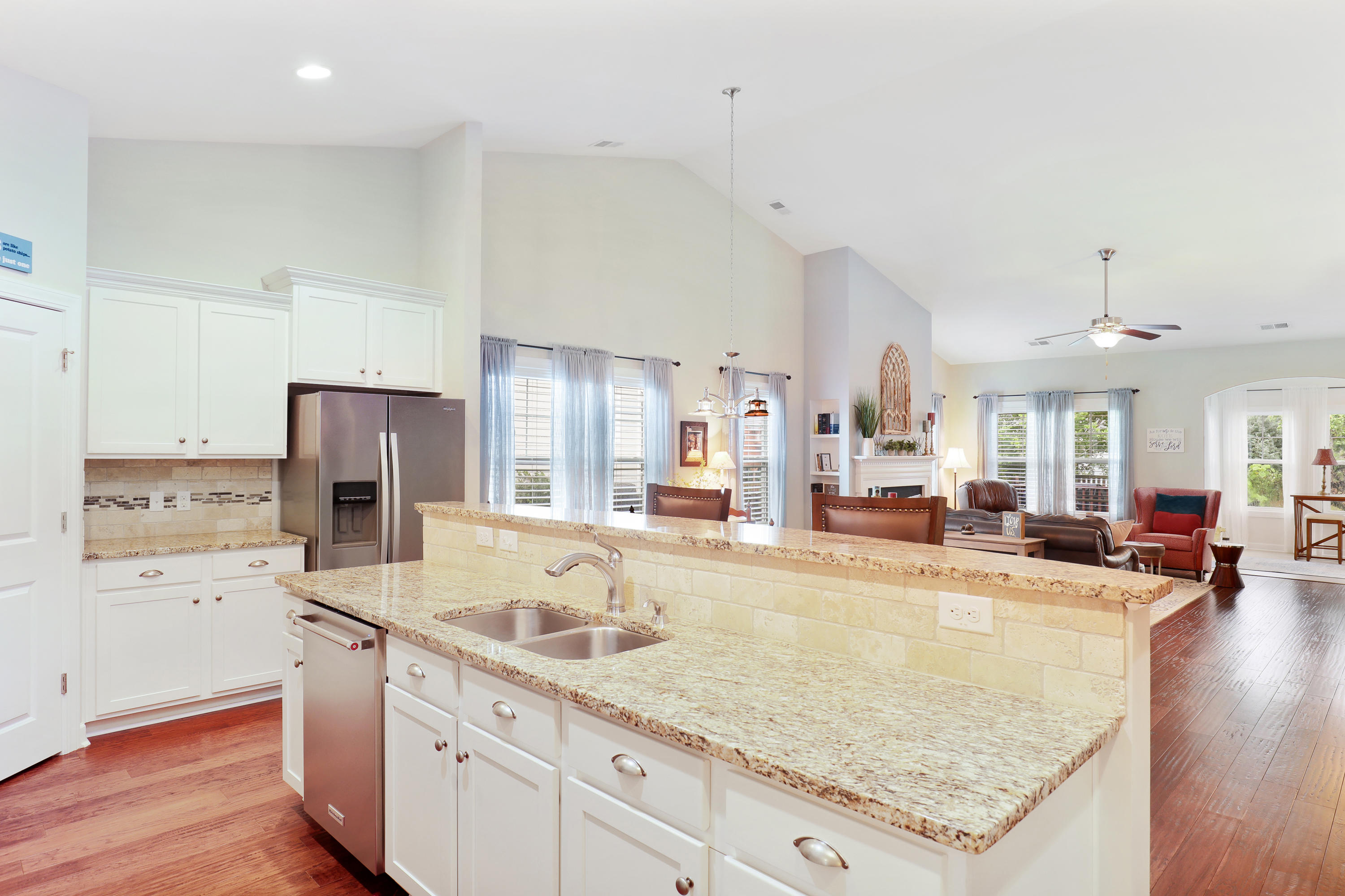 305 Ribbon Road Summerville, SC 29483 - Photo 22 of 46 305RibbonRoad- KeenEyeMarketing - 023