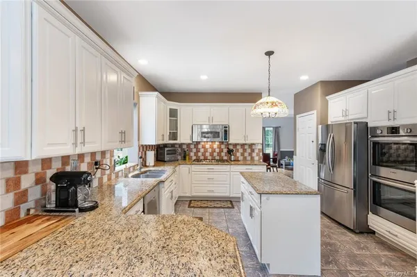 $8,900 | 41 Overhill Road, Unit A, New Rochelle, NY 10804