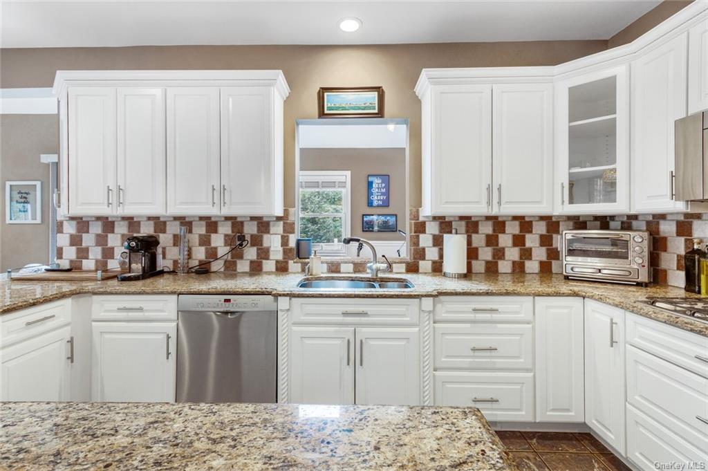 41 Overhill Road, Unit A New Rochelle, NY 10804 - Photo 13 of 36