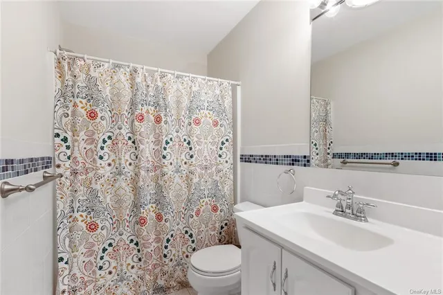 $8,900 | 41 Overhill Road, Unit A, New Rochelle, NY 10804