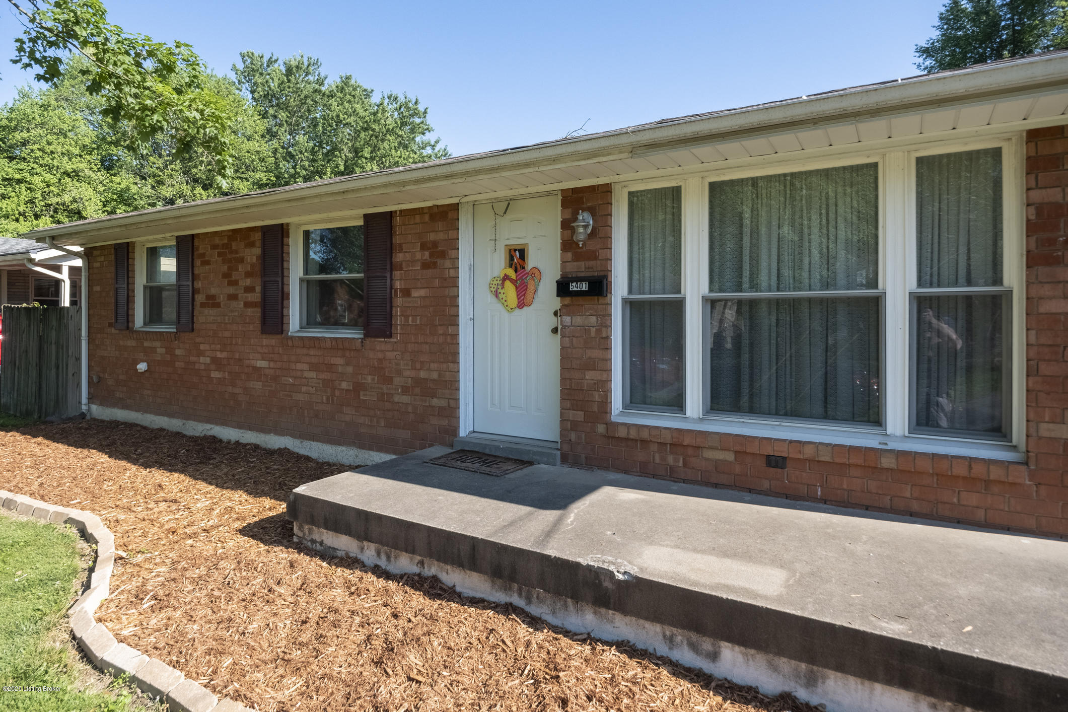 5401 Maryman Road Louisville, KY 40258 - Photo 29 of 29 Front Porch