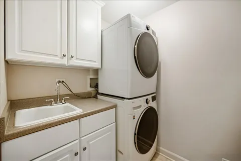 $695,000 | 2710 Langley Circle, Glenview, IL 60026