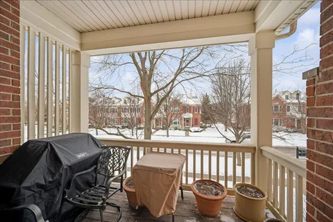 $695,000 | 2710 Langley Circle, Glenview, IL 60026