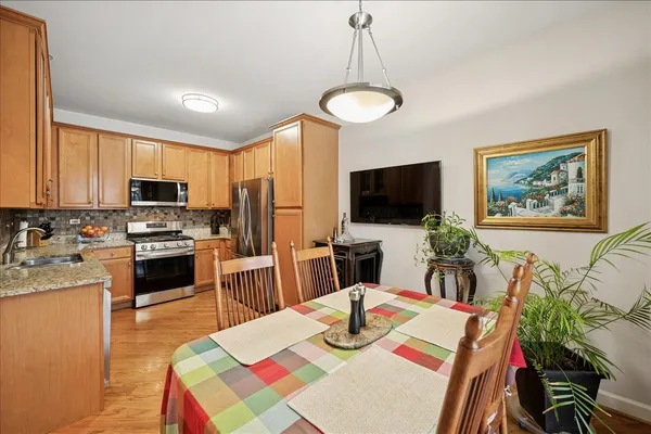 $695,000 | 2710 Langley Circle, Glenview, IL 60026