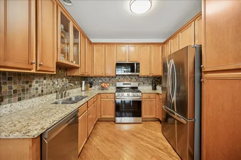 $695,000 | 2710 Langley Circle, Glenview, IL 60026