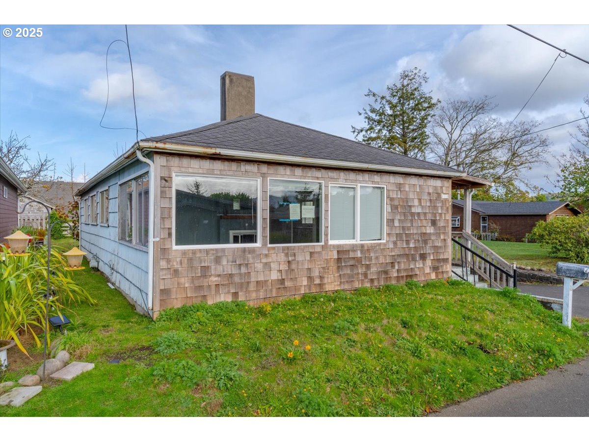1110 6th Avenue Seaside, OR 97138 - Photo 4 of 48