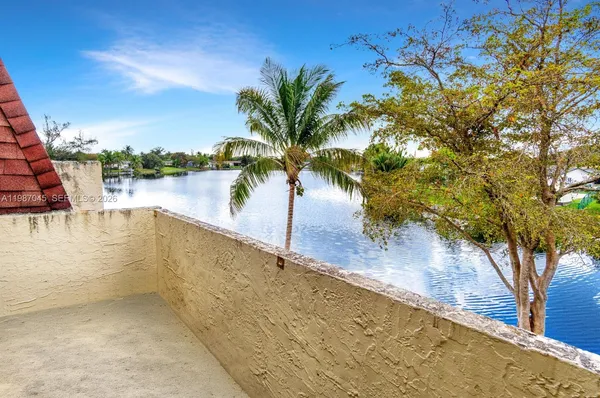 $3,500 | 8980 Palm Tree Lane, Unit 8980, Pembroke Pines, FL 33024