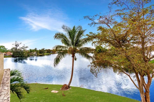 $3,500 | 8980 Palm Tree Lane, Unit 8980, Pembroke Pines, FL 33024