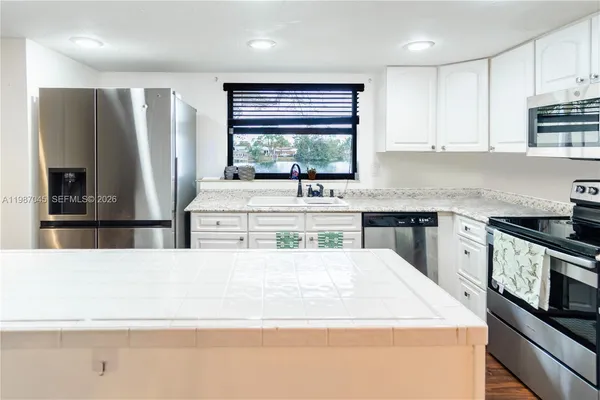 $3,500 | 8980 Palm Tree Lane, Unit 8980, Pembroke Pines, FL 33024
