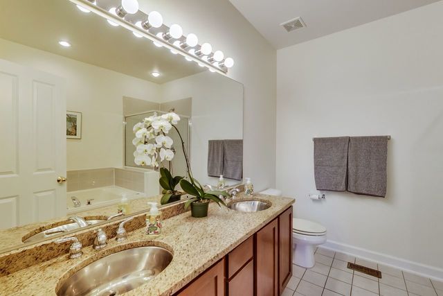 855 North May Street, Unit G Chicago, IL 60642 - Photo 17 of 28