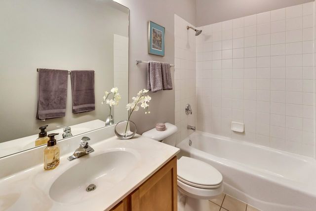 855 North May Street, Unit G Chicago, IL 60642 - Photo 20 of 28