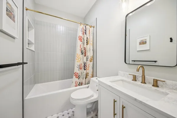$449,900 | 7312 Circle Avenue, Unit 2O, Forest Park, IL 60130