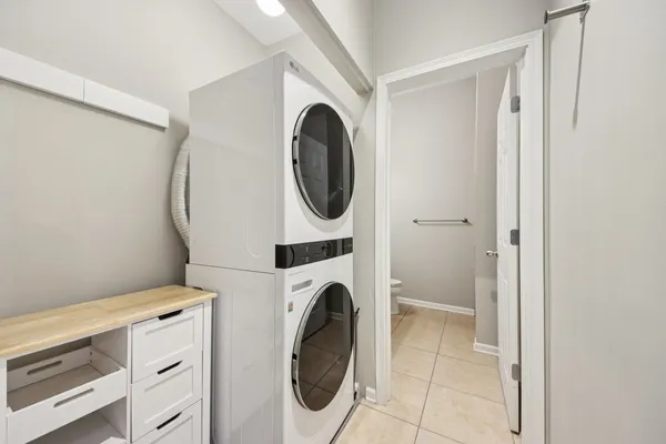 $449,900 | 7312 Circle Avenue, Unit 2O, Forest Park, IL 60130